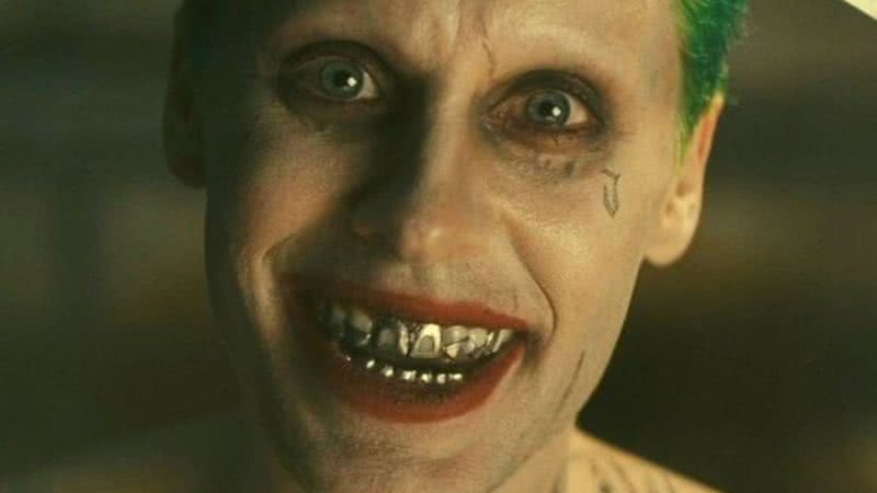 Jared Leto interpretando Coringa em 'Esquadrão Suicida' (2016) - Divulgação/ DC/ Warner Bros. Pictures