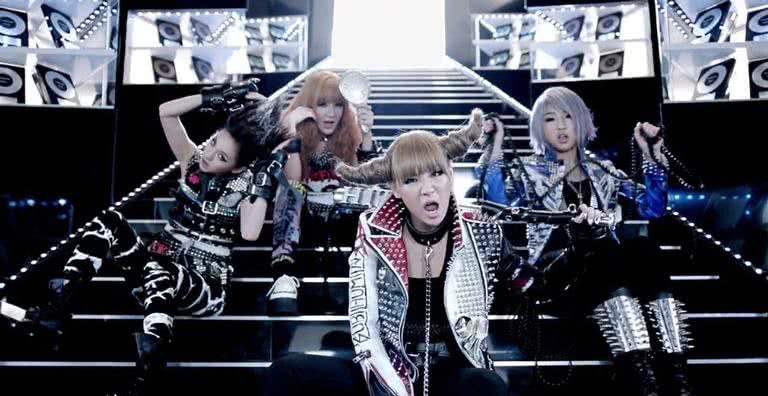 Grupo 2NE1 para o clipe de I AM THE BEST - Divulgação/YG Entertainment