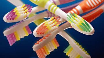 Imagem ilustrativa de escovas de dente - Pixabay