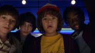 Will, Mike, Dustin e Lucas no Arcade, local da série "Stranger Things" - Divulgação/Netflix