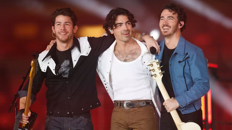 Nick, Joe e Kevin, os Jonas Brothers - Wesley Hitt/Getty Images